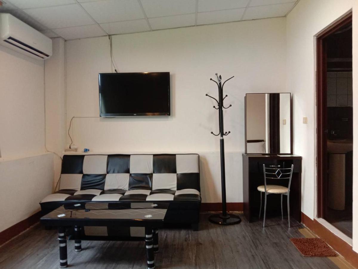 Malaya Guest House Budai Экстерьер фото